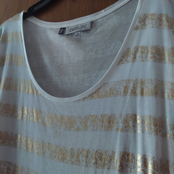 Jennifer Lopez scoop neck Tee - Picture 2 of 2